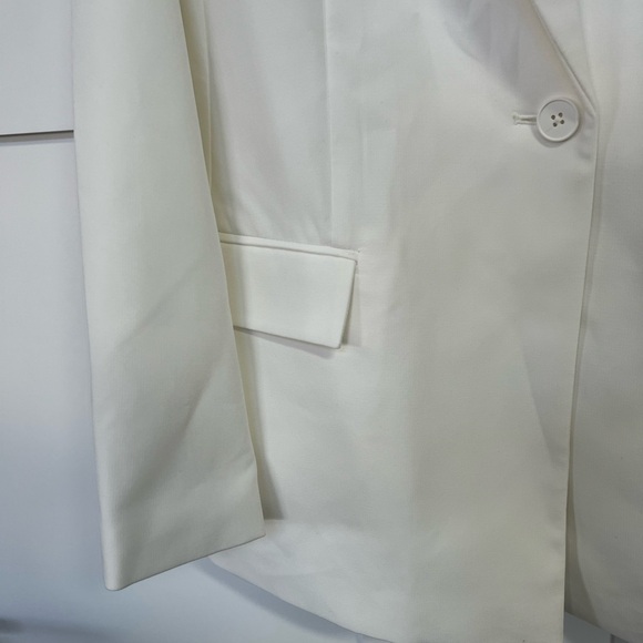 White oversize blazer - Picture 3 of 6